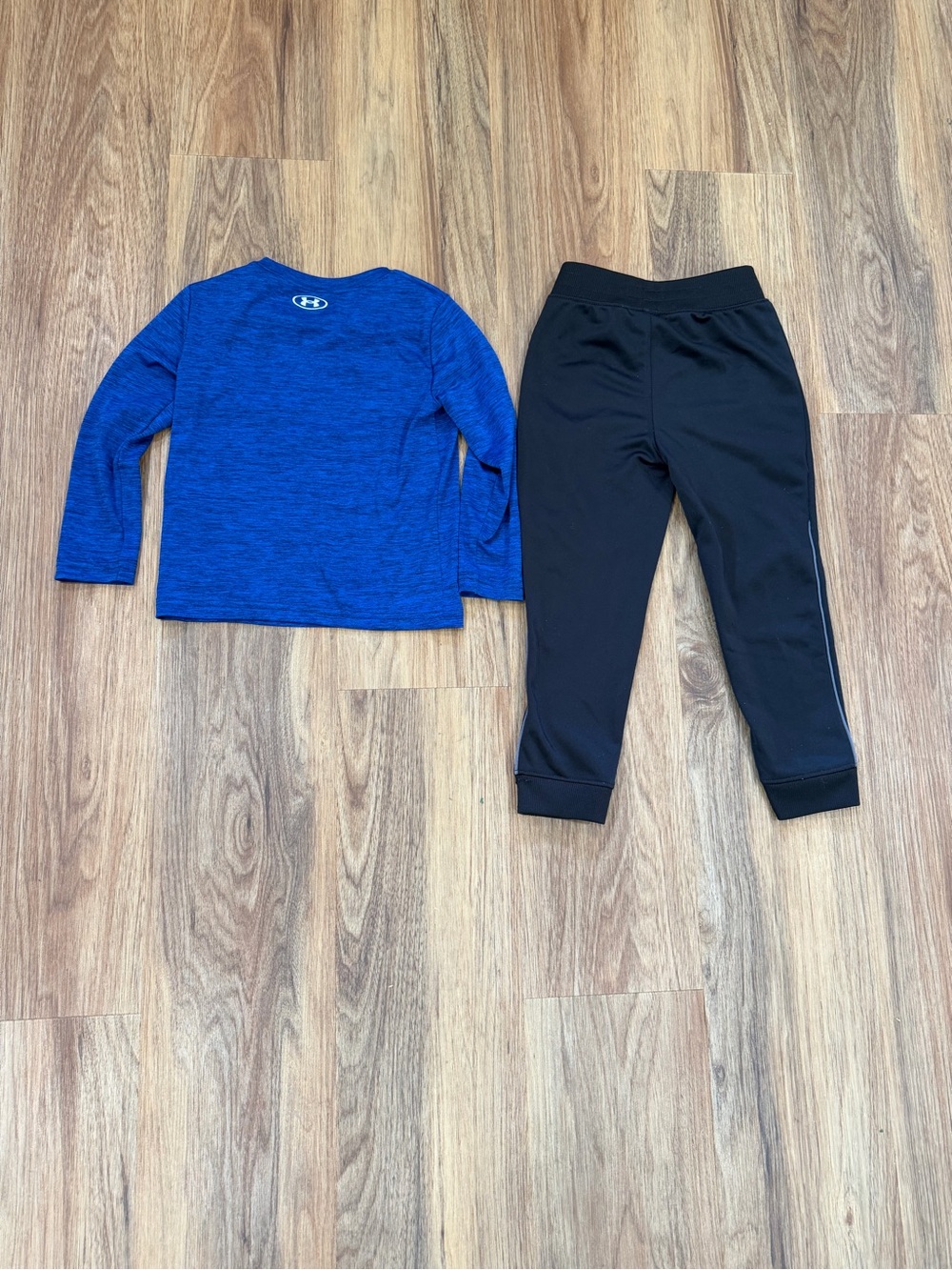 Under Armour 4T Matching Outfit Set Blue Top & Black Joggers - Picture 2 of 5